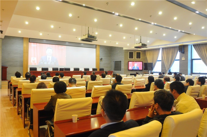 云南Ag亚洲集团集团组织宽大党员干部职工收看党的十九大开幕式实况深受鼓舞回声热烈