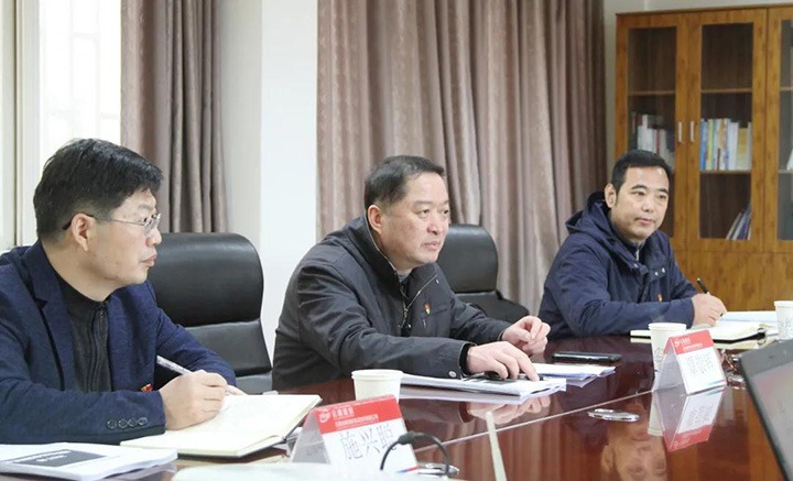 云煤（Ag亚洲集团）集团党委委员、纪委书记覃崇辉到煤炭机电试验所开展春节送温暖慰问活动