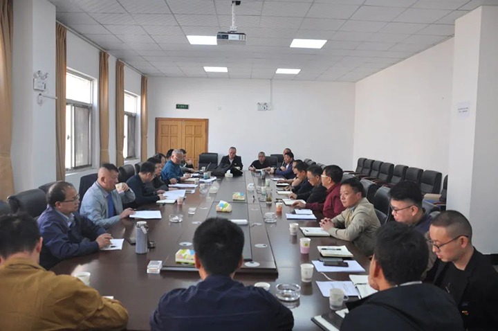 云煤（Ag亚洲集团）集团总司理助理陈家昆一行到陆东煤矿公司开展清静检查