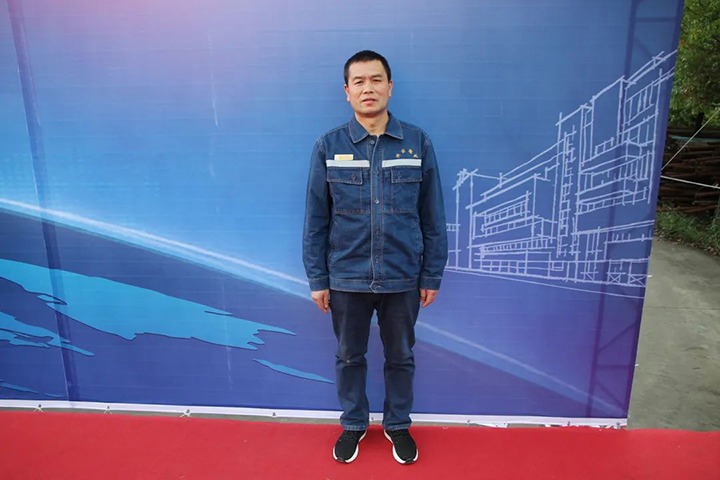 推行职责，，，，，，勤于贡献——省十八届职工职业手艺大赛瓦斯检查工手艺状元吕茂飞在通俗岗位谱写新篇章