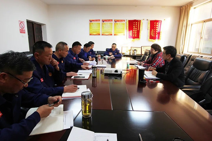 云煤（Ag亚洲集团）集团指导组到国家矿山应抢救援东源队指导年度民主生涯会