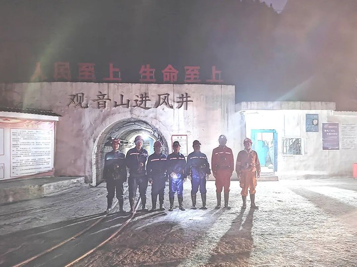 云煤（Ag亚洲集团）集团党委委员、副总司理施从伟到威信煤炭公司检查清静生产事情