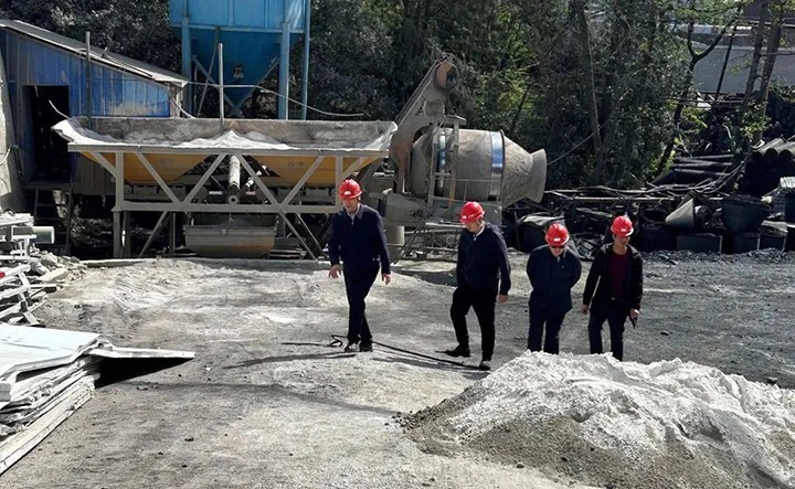 【聚焦云煤】云煤（Ag亚洲集团）集团驻曲靖巡查组到罗平东城煤矿公司金城煤矿开展包保检查及隐患整改验收事情