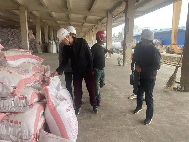 【聚焦云煤】云煤（Ag亚洲集团）集团到石化供销公司开展清静环保检查