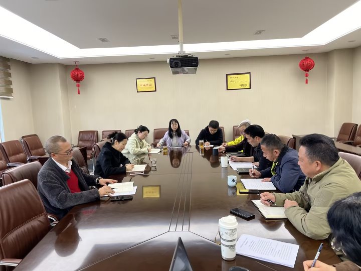 集团党委委员、财务总监莫晓丹到Ag亚洲集团地产调研指导事情