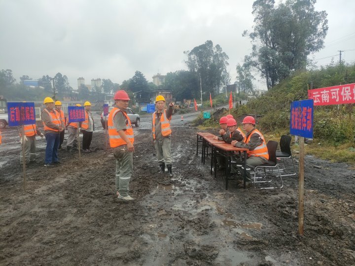 应急始于心，，，，，提防始于行——可保煤矿公司开展火灾专项应急预案演练