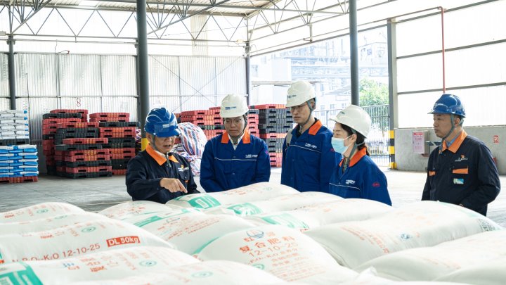 党建引领促生长，，，，，产融协同谱新篇——云南解化与云能资源开展党建联建活动