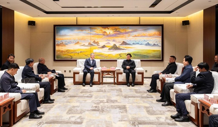 云南能投集团、煤炭工业集团与曲靖市政府签署深化相助备忘录